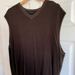 Axist sleeveless sweater